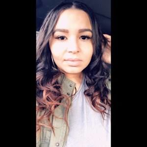 Meet your Posher, A marie